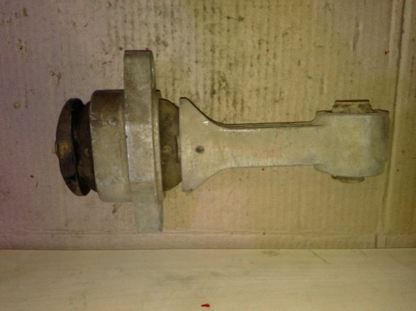 Опора двигателя