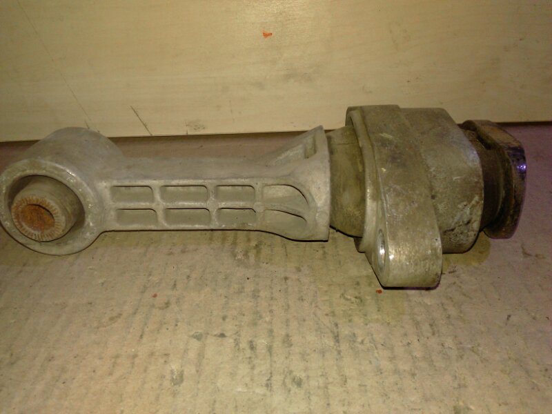 Опора двигателя