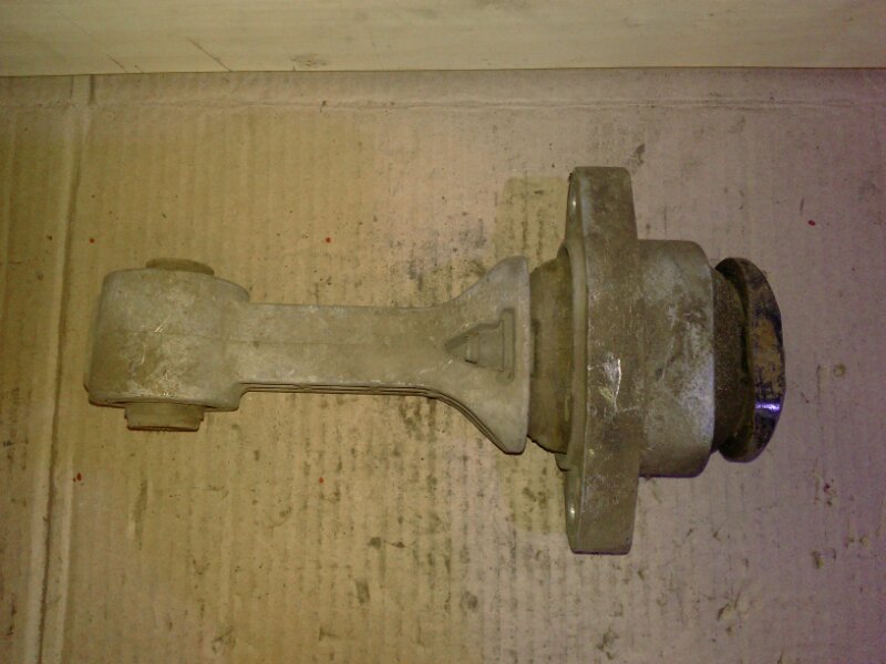 Опора двигателя