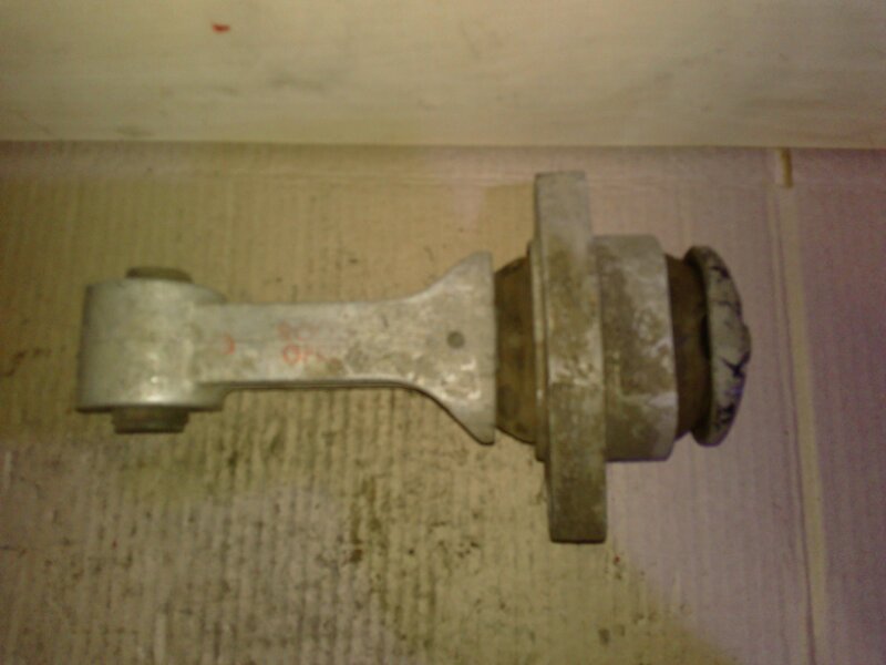 Опора двигателя