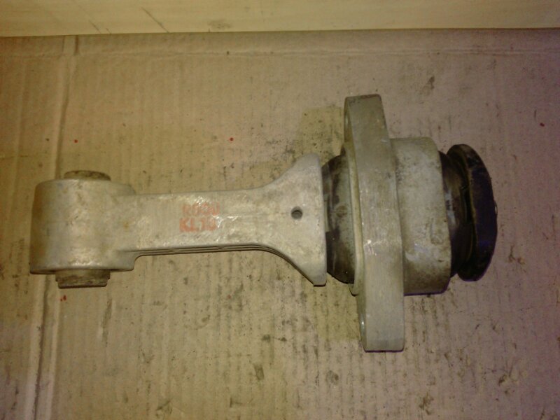 Опора двигателя