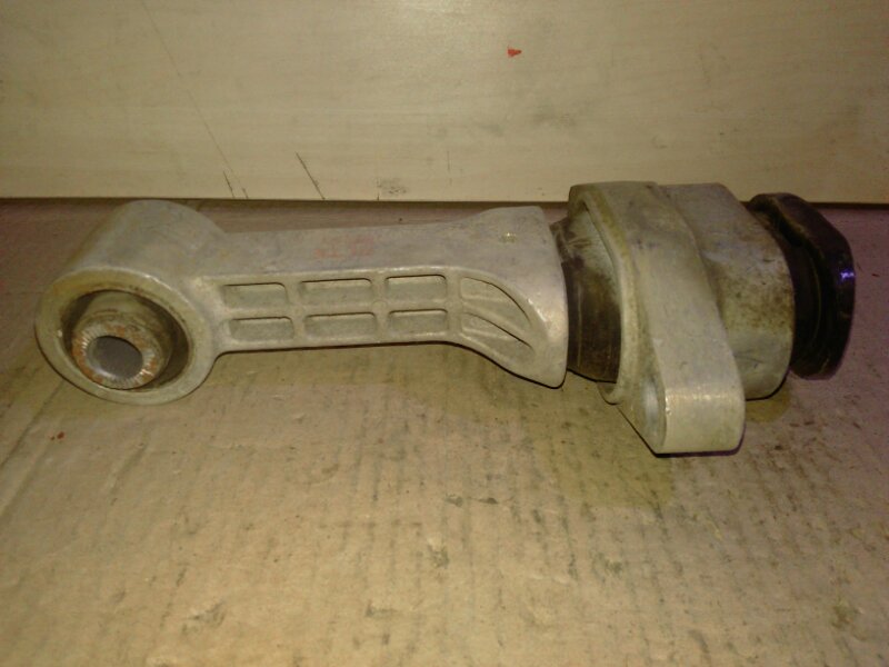 Опора двигателя