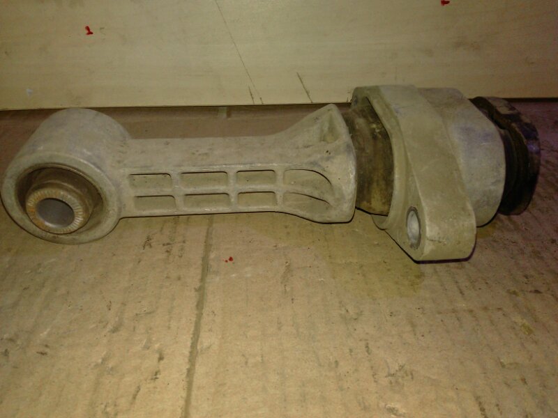 Опора двигателя