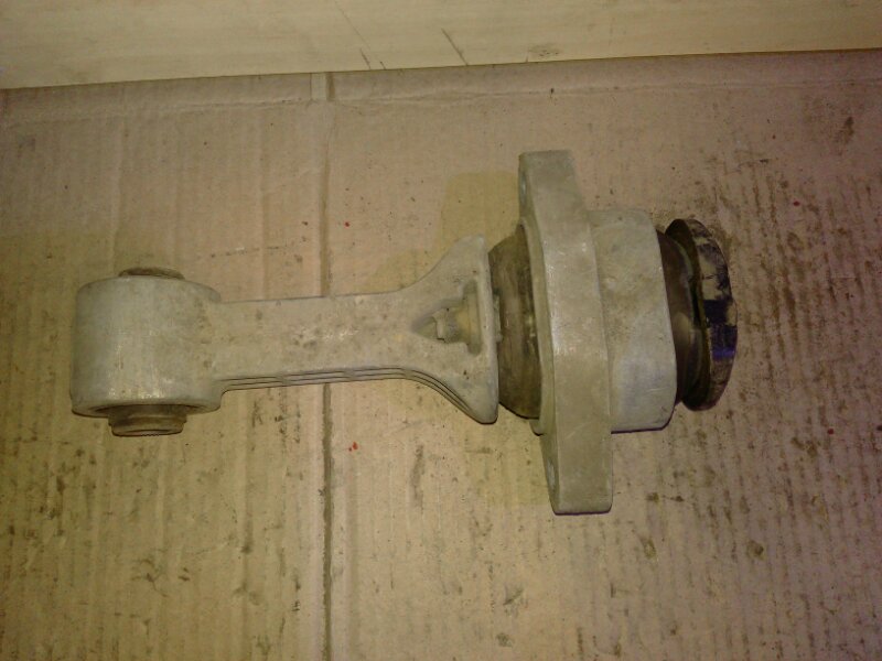 Опора двигателя