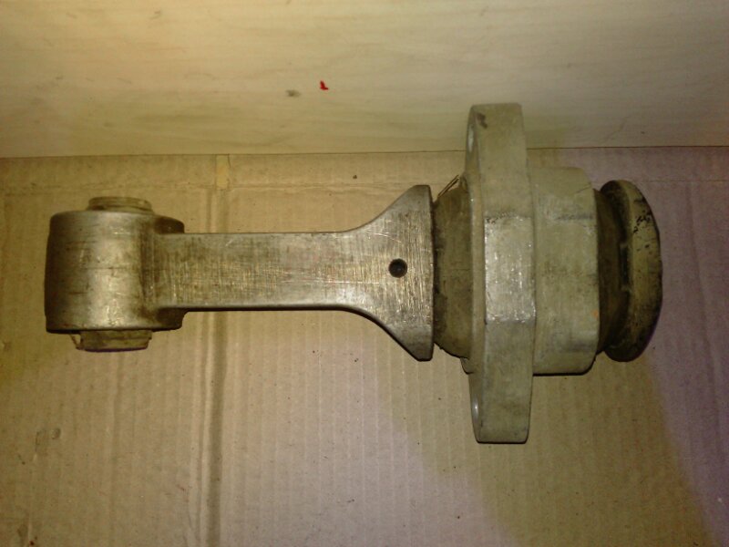 Опора двигателя