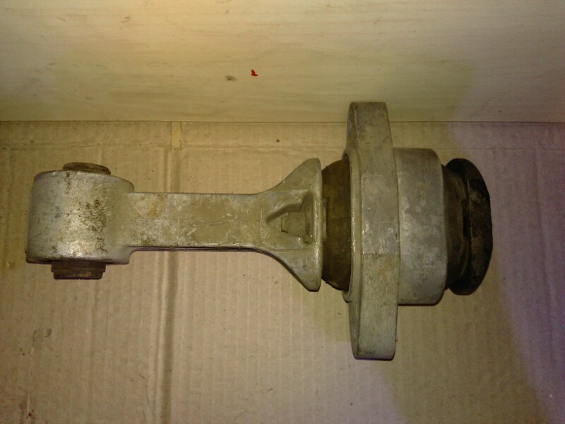 Опора двигателя