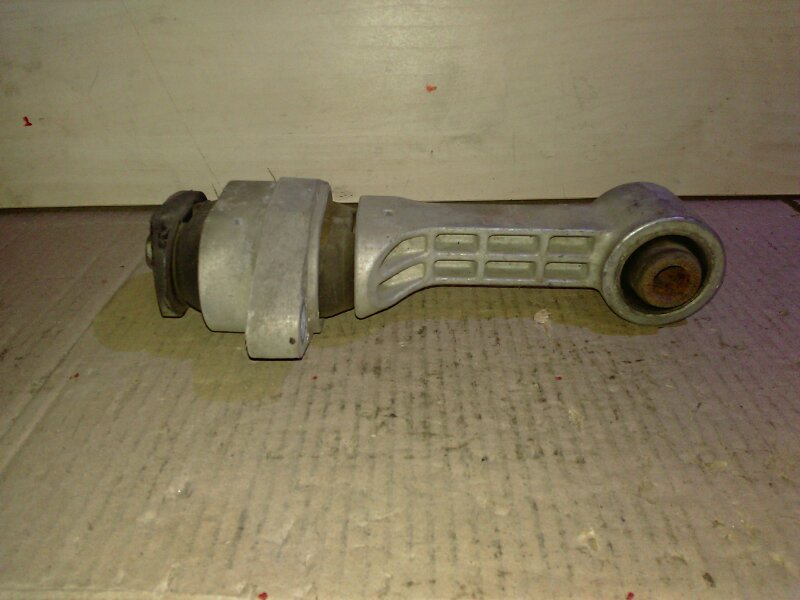 Опора двигателя