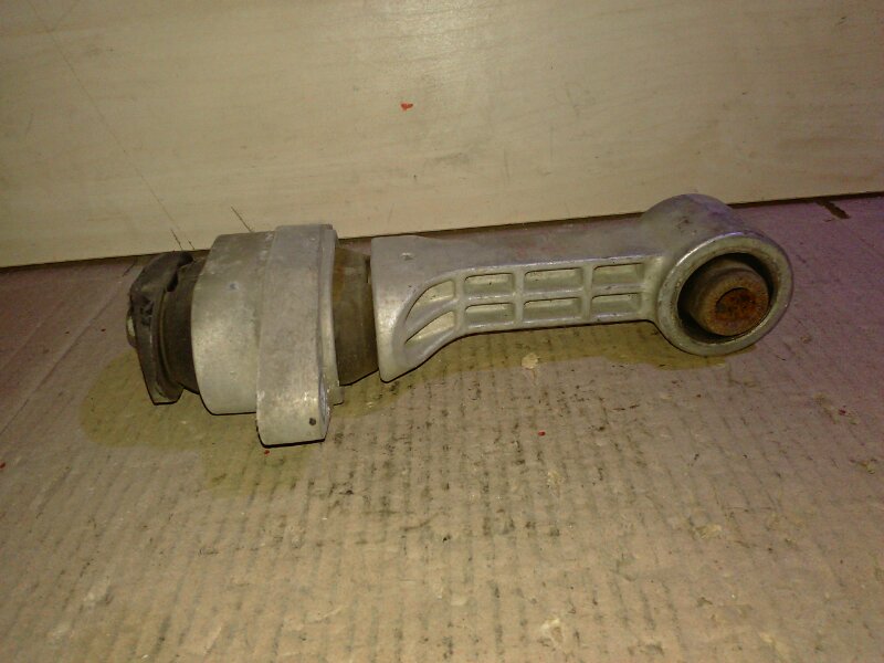 Опора двигателя