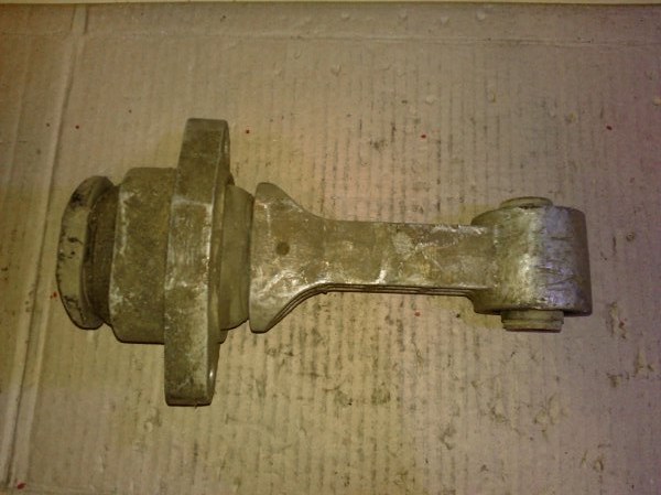 Опора двигателя