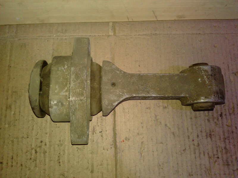 Опора двигателя