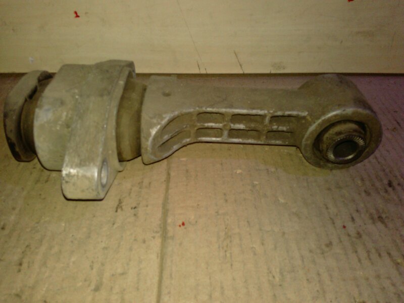 Опора двигателя