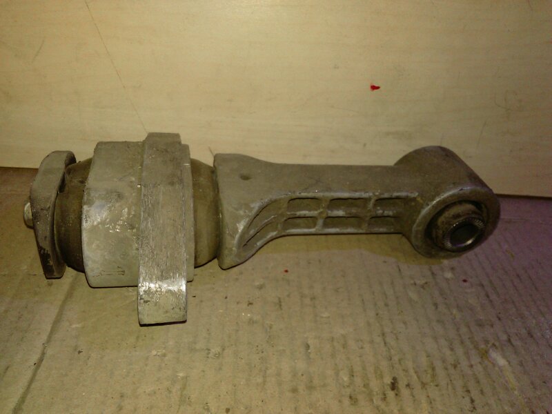 Опора двигателя