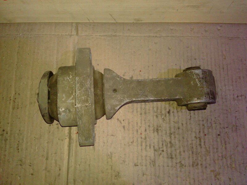 Опора двигателя