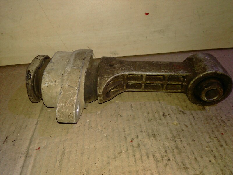 Опора двигателя