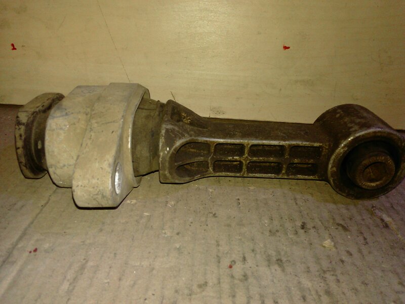 Опора двигателя