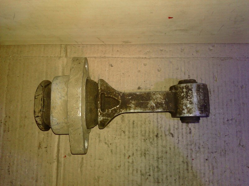 Опора двигателя