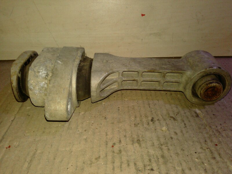 Опора двигателя