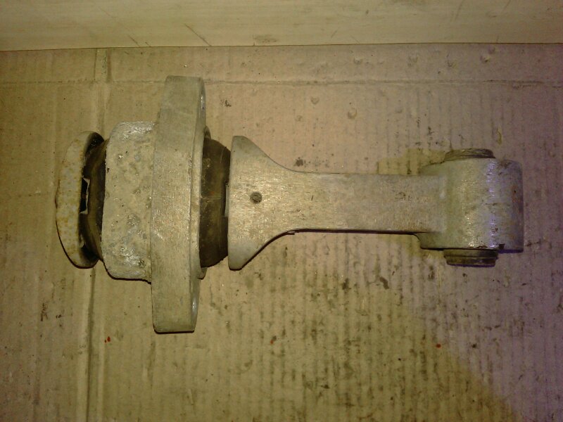 Опора двигателя