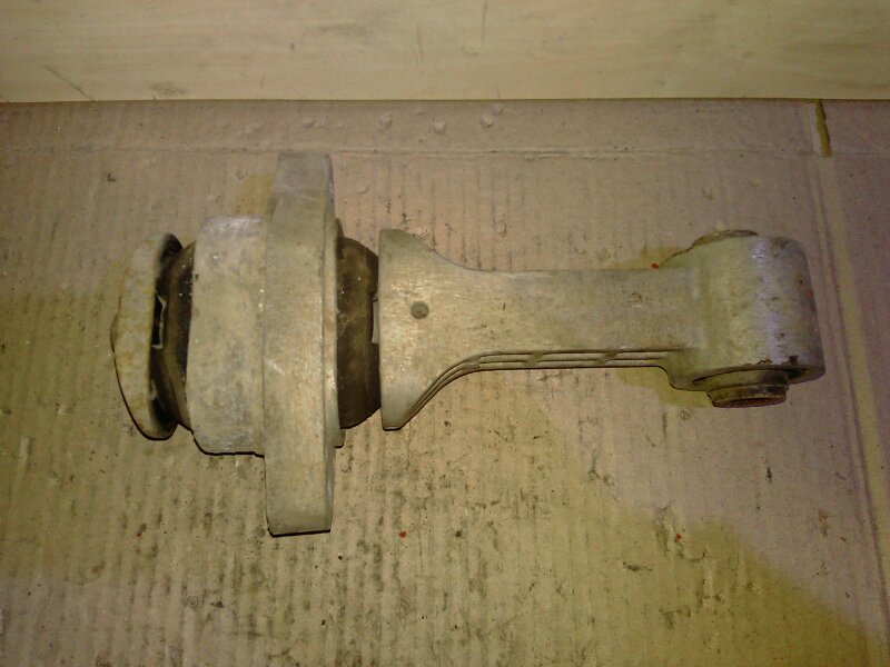 Опора двигателя