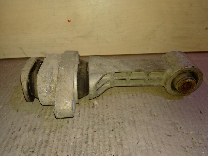 Опора двигателя