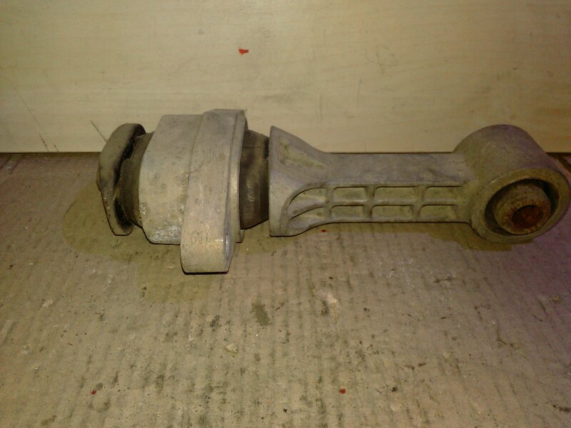 Опора двигателя