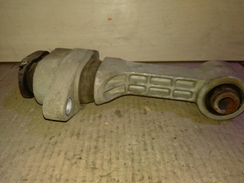 Опора двигателя