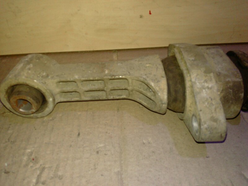 Опора двигателя