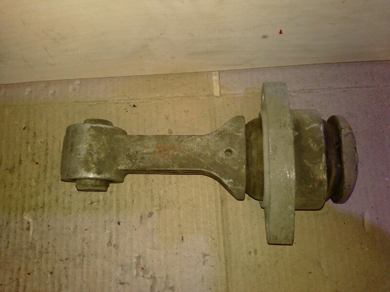 Опора двигателя