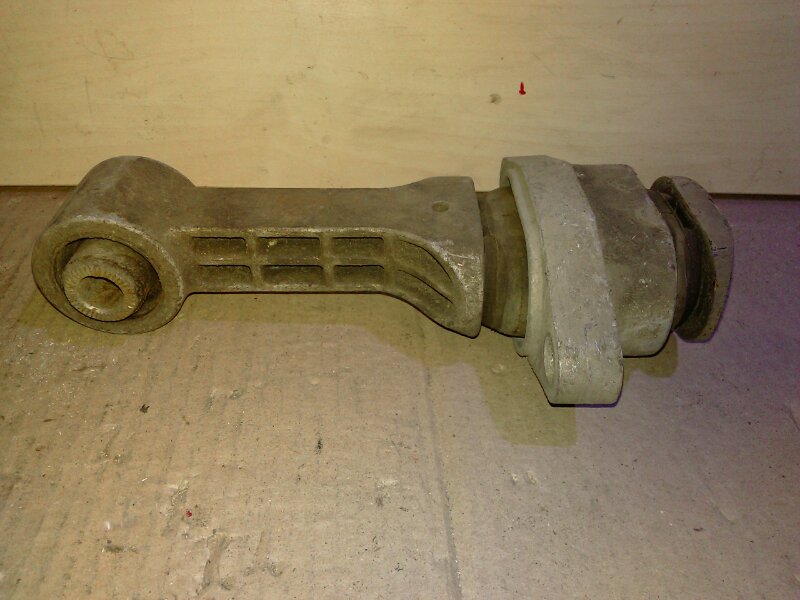 Опора двигателя