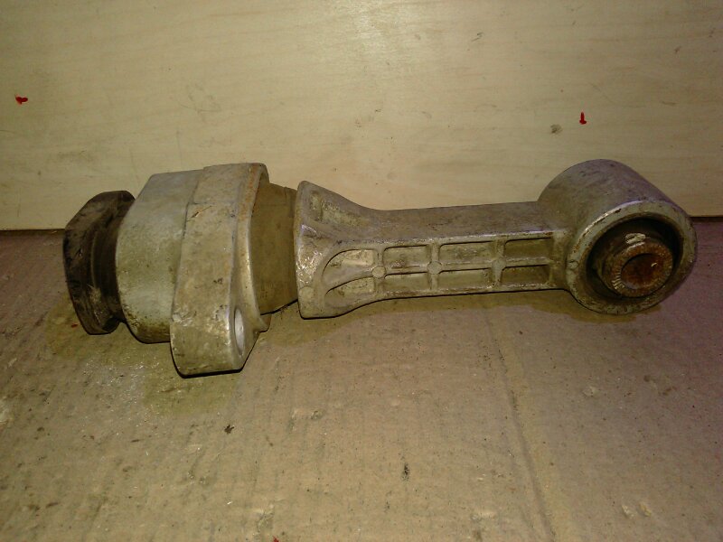 Опора двигателя