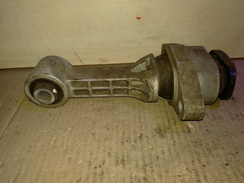 Опора двигателя