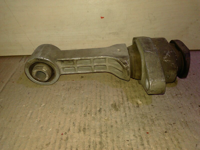 Опора двигателя