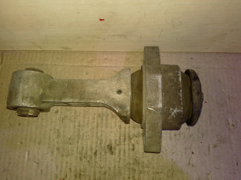 Опора двигателя