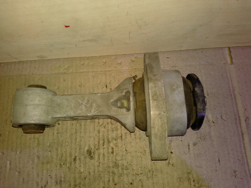 Опора двигателя