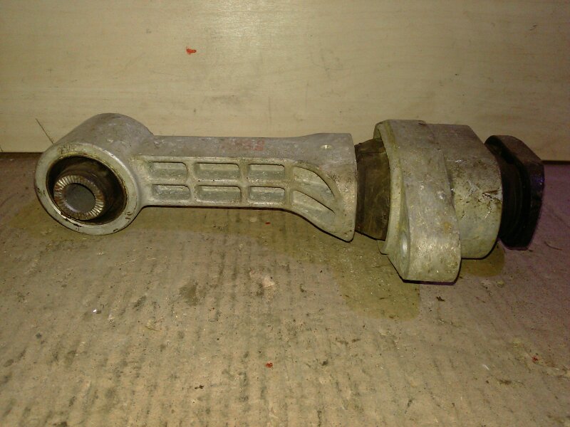 Опора двигателя