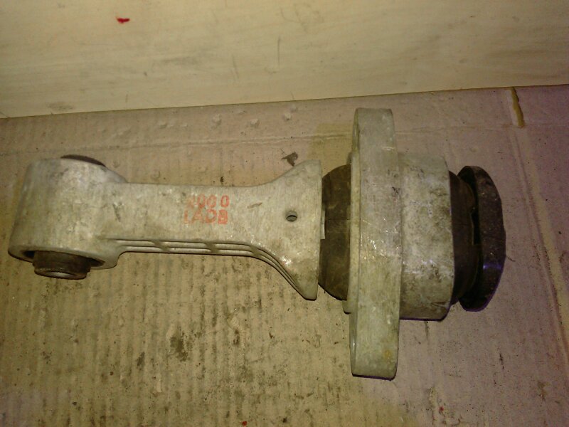 Опора двигателя