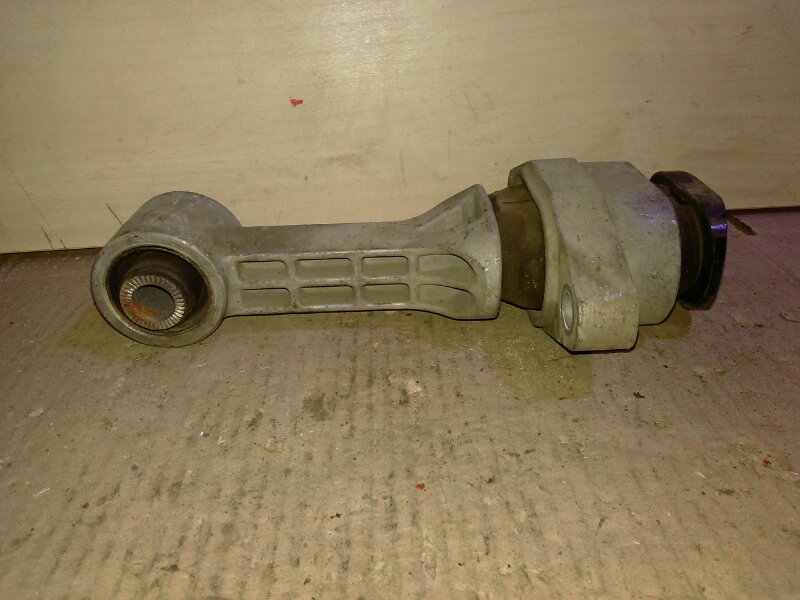 Опора двигателя