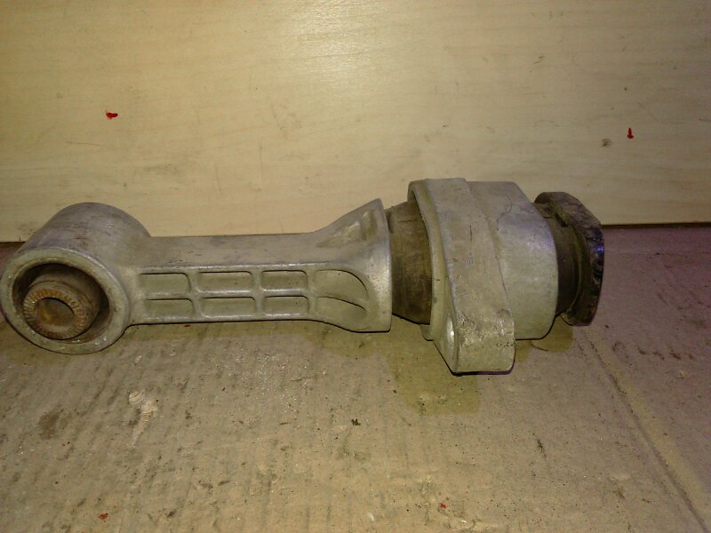 Опора двигателя