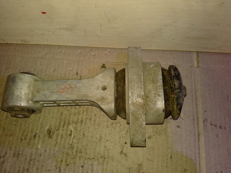 Опора двигателя