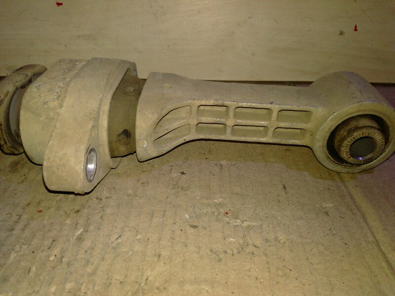 Опора двигателя