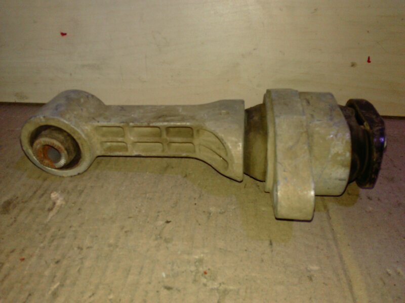 Опора двигателя