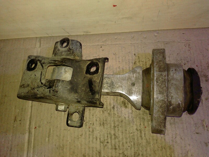 Опора двигателя