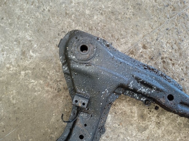 Балка подмоторная