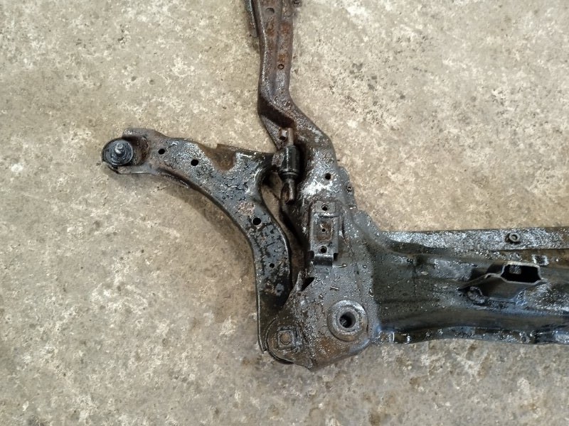 Балка подмоторная