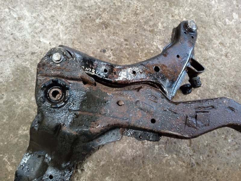 Балка подмоторная