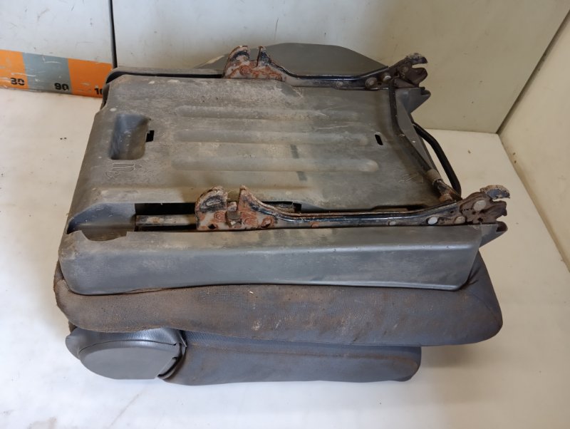 Сиденье салонное