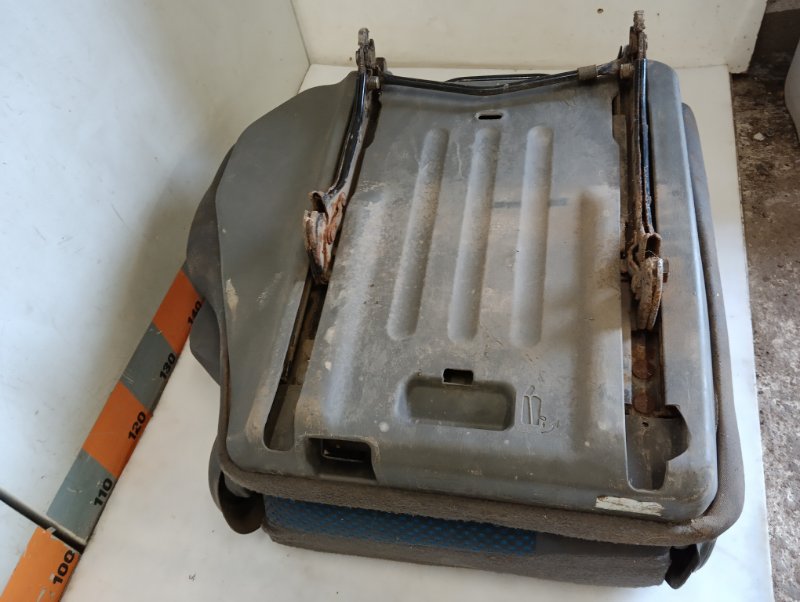 Сиденье салонное