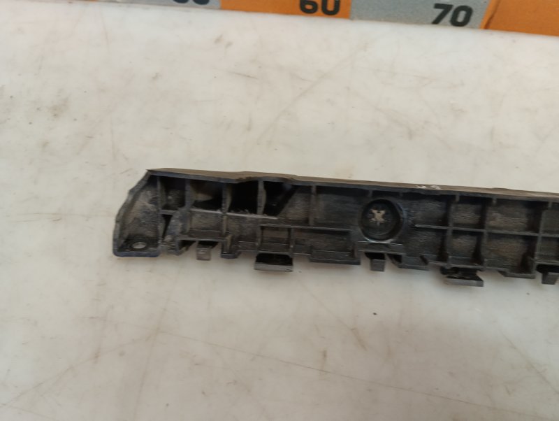 Кронштейн заднего бампера