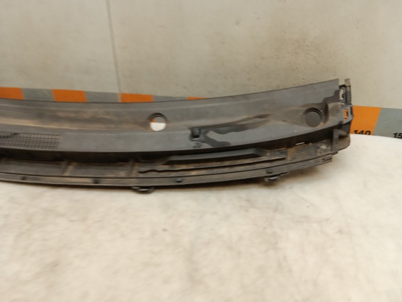 Решетка стеклоочистителей (Жабо)