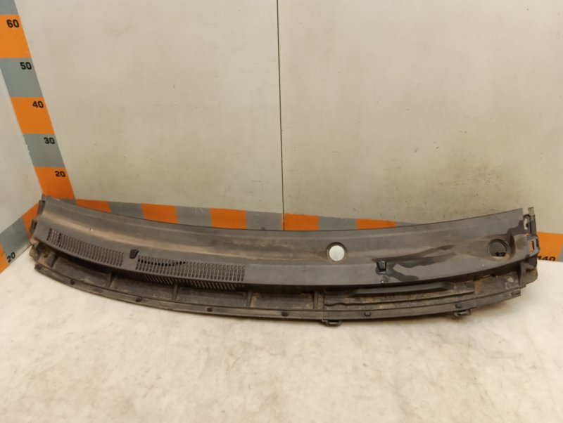 Решетка стеклоочистителей (Жабо)